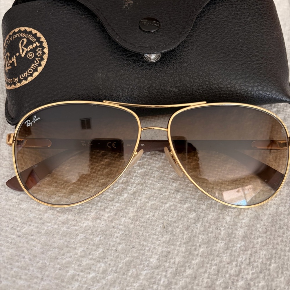 Ray-Ban Gold Frame Aviator Sunglasses